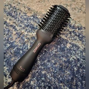 Amika blow out brush
